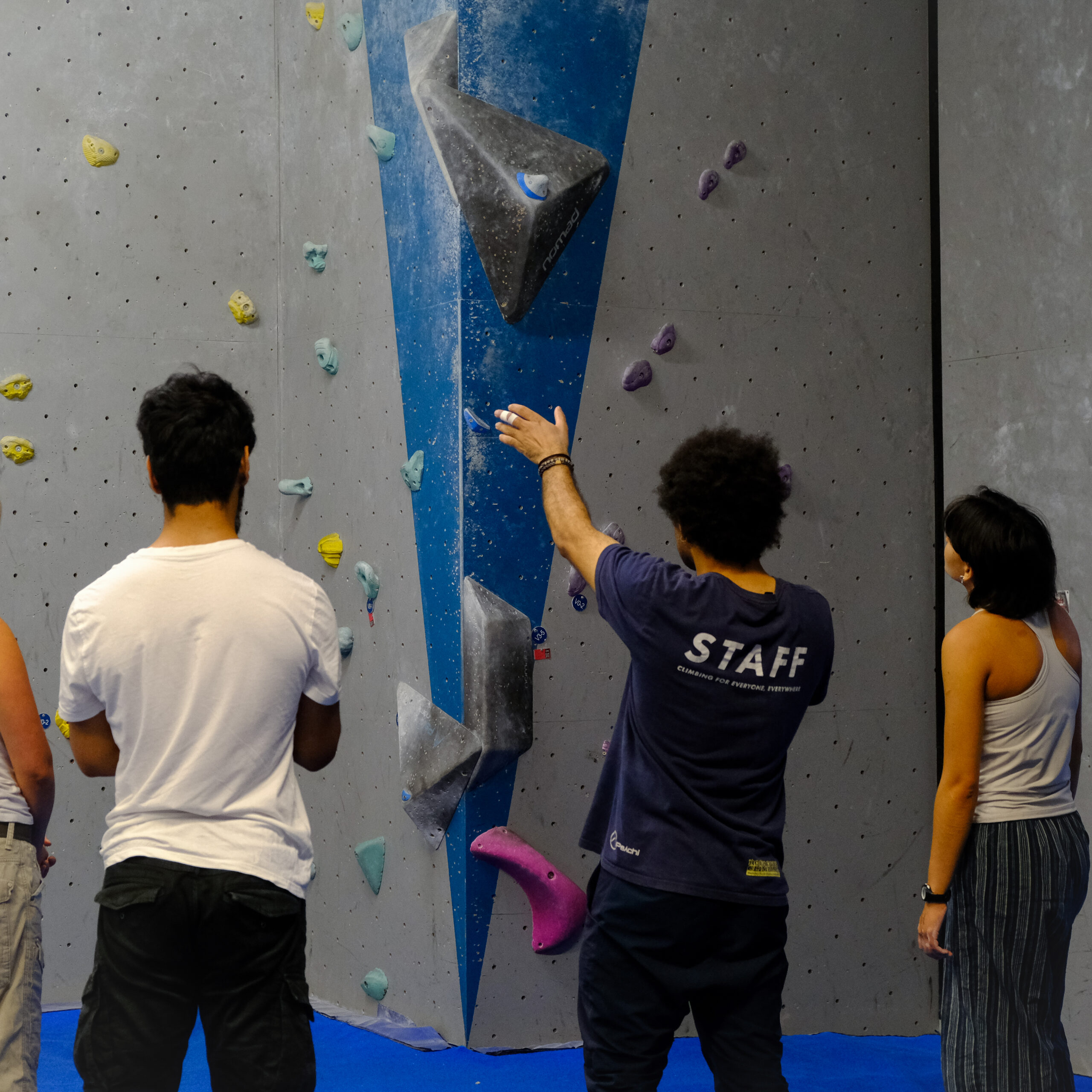 ROCFEST 2022 KID ON ROPE SWING